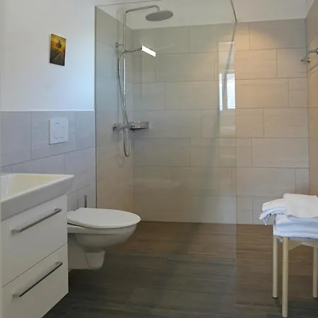 Apartment Penthouse Mit Panoramaterrasse & Bergblick In *