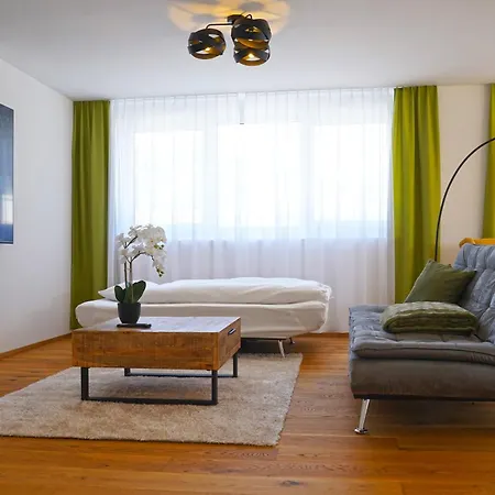 Apartment Penthouse Mit Panoramaterrasse & Bergblick In Landquart