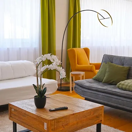Penthouse Mit Panoramaterrasse & Bergblick In Apartment Landquart